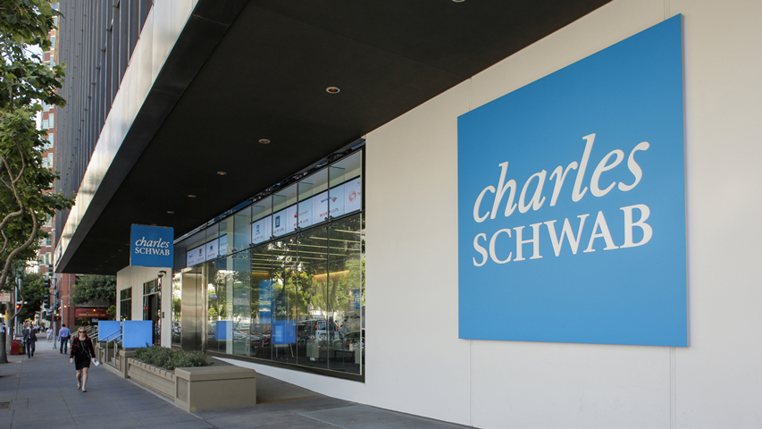 嘉信理财以全现金方式收购美国施罗德公司