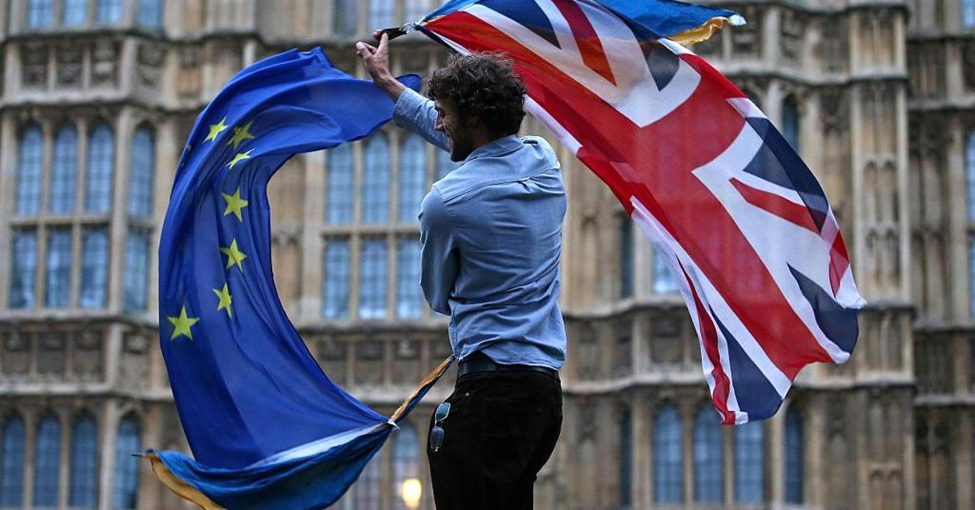 脱欧“后遗症”缠身 英国恐将陷入二次衰退